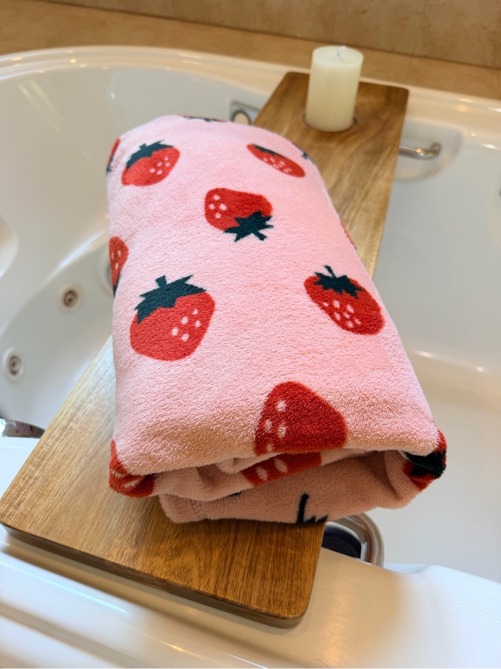 Pink Strawberry room essentials fleece throw blanket 50”x60”